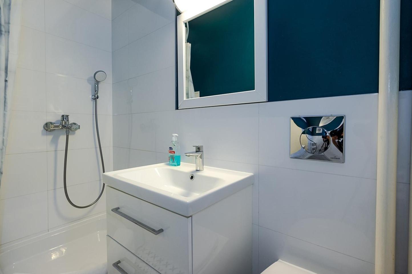 Unit Airport Miniapartments Bitwy Warszawskiej Warszawa المظهر الخارجي الصورة
